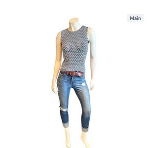 The Limited Knit
Size Small